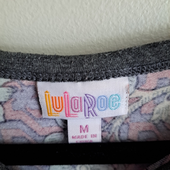 LuLaRoe Randy Raglan Sleeve Top – Size Medium - Picture 2 of 5